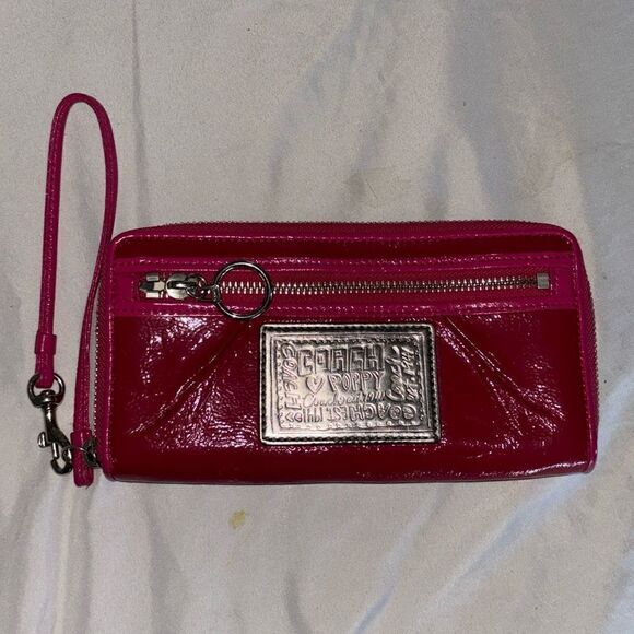 COACH Poppy Collection deep fuchsia wristlet - Picture 1 of 5
